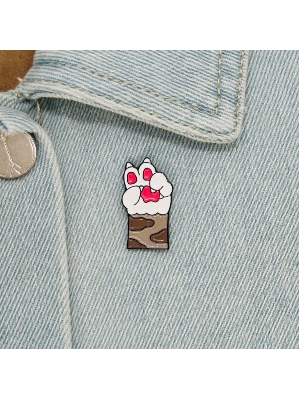 ✨Plam for Win Enamel Pin Cat Paw Shape Alloy Enamel Pin Brooch In Camo Sleeve✨